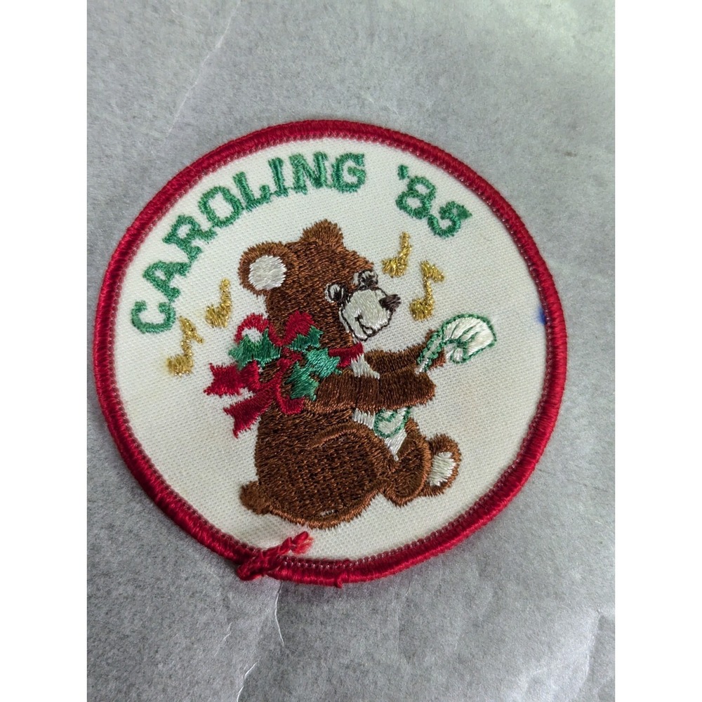 H Vintage 1985 Girl Scout Caroling Round teddy Bear Patch Badge 3" Unused